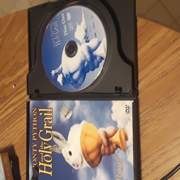 Monty Python and the holy grail, special edition dvd/ BUNDLE ONLY - Picture 3 of 6